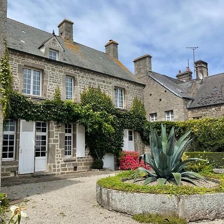 Le Conquerant - Chambres Meublees - Barfleur Eksteriør billede